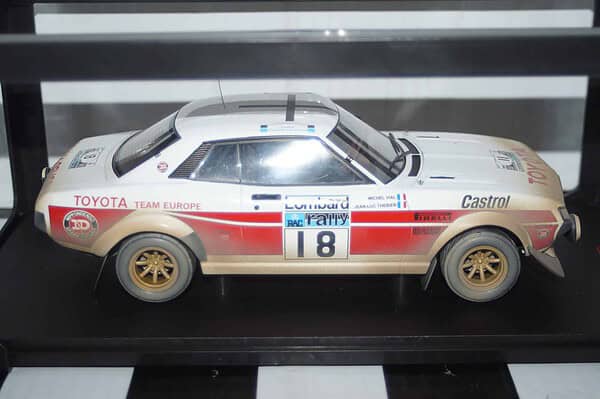 Ixo toyota celica 2000 gt(ra21) #18 rac rally 1977 j-l.therier 1:18 18rmc189c