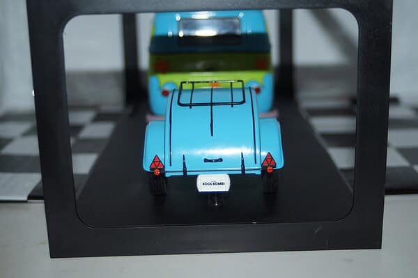 Solido volkswagen kool kombi 2024 ghost hunter with trailer 1:18 s1810904