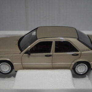 Norev mercedes benz 190e 2.3 1984 smoke silver metallic 1:18 ref 183831