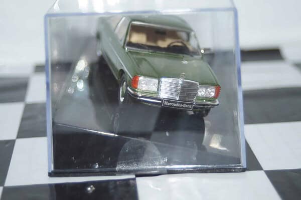 Ixo mercedes-benz 240d (w123) green 1976 clc587n 1:43