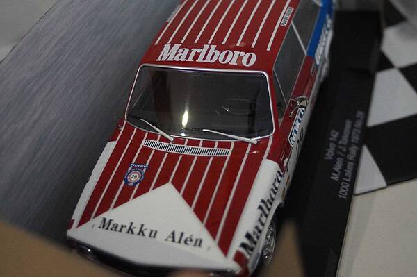 Modelcar group volvo 142 1000 lakes rally 1973 #5 1:18 scale mcg18529r