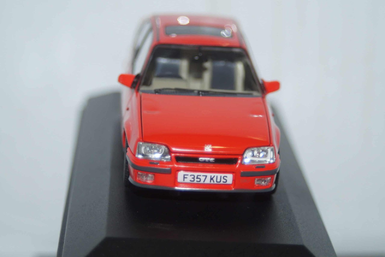 Vanguards vauxhall astra gte 16v carmine red va13208 1:43