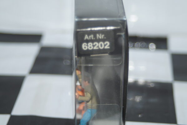 Preiser hand painted figures of workmen / truckers 68202 1:50