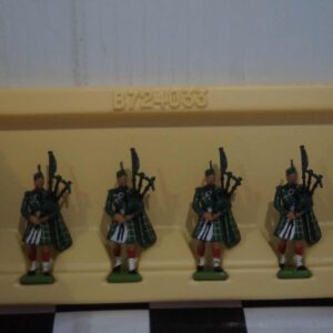 Britains british regiments black watch officer piper and 4 men metal models ref 7237