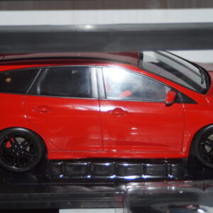 Ixo modelcars ford focus st estate 2015 race red 1:18 mcg18466