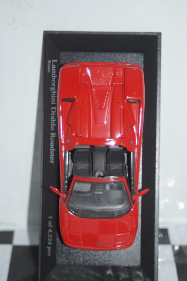 Minichamps lamborghini diablo roadster 1994 red 103580