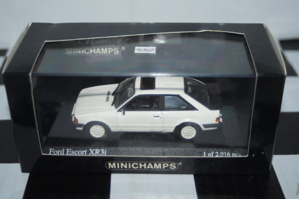 Minichamps ford escort mk3 xr3i 1982 white 3 door 1:43 diecast