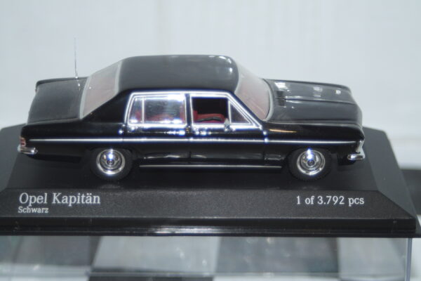 Minichamps opel kapitan 1951 in brown 1:43 430 043307