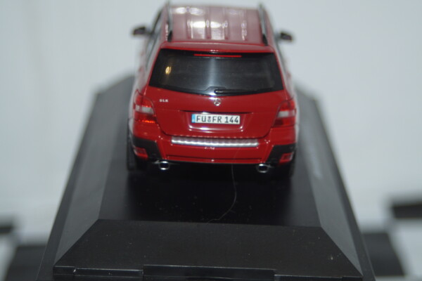 Schuco mercedes benz glk-klasse red 1:43 ref  07246