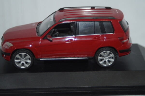 Schuco mercedes benz glk-klasse red 1:43 ref  07246