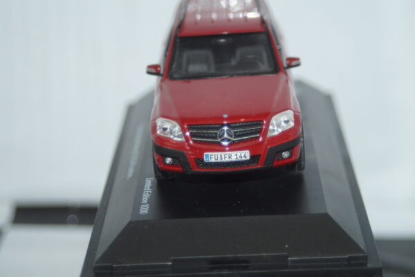 Schuco mercedes benz glk-klasse red 1:43 ref  07246