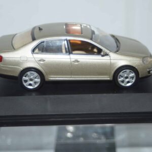 Schuco vw jetta metallic beige 1:43 scale diecast ref 04731