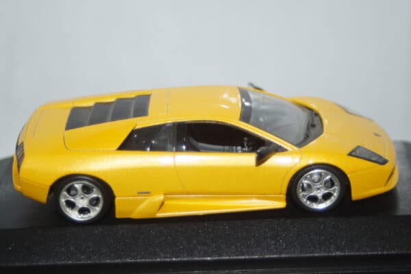 Minichamps lamborghini murcielago 2004 in yellow metallic 1:43 400 103520