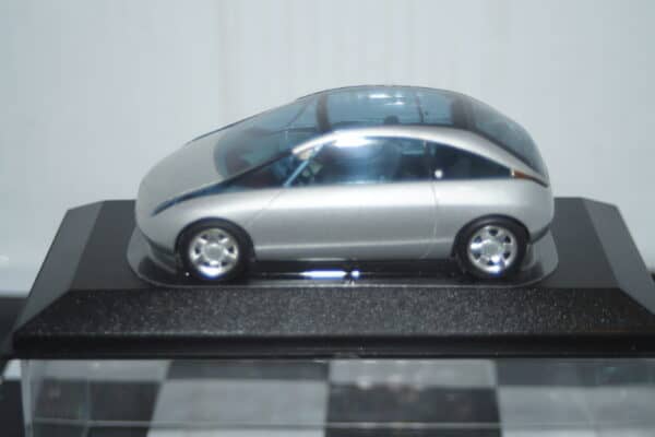 Minichamps lancia nea 2001 in silver 1:43 ref 400 125100