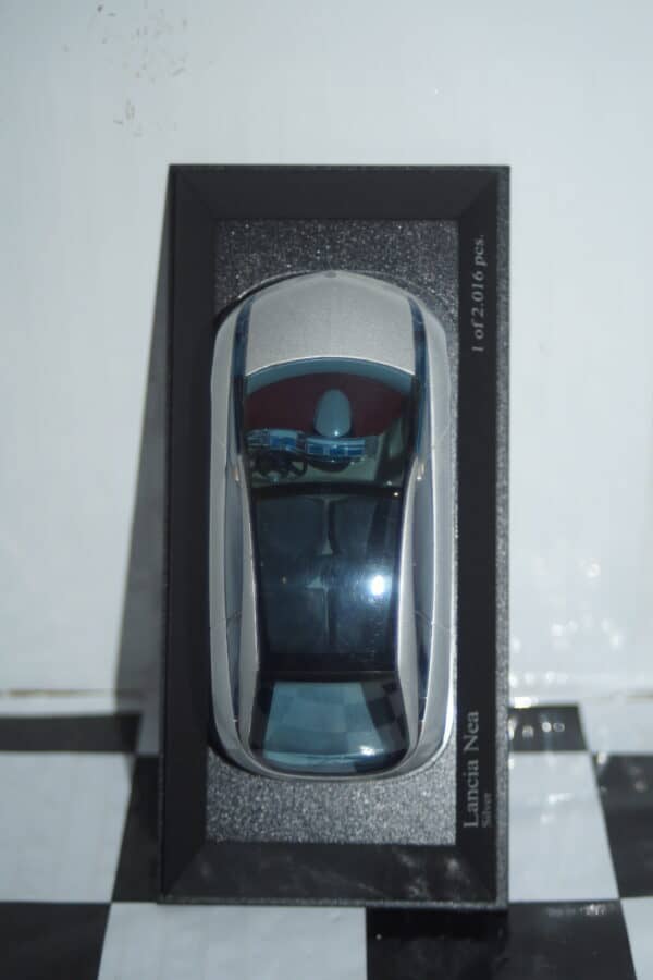 Minichamps lancia nea 2001 in silver 1:43 ref 400 125100