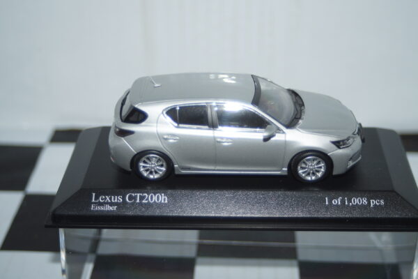 Minichamps lexus ct200h 2011 in silver 1:43 ref 410 166001