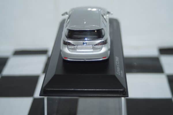 Minichamps lexus ct200h 2011 in silver 1:43 ref 410 166001