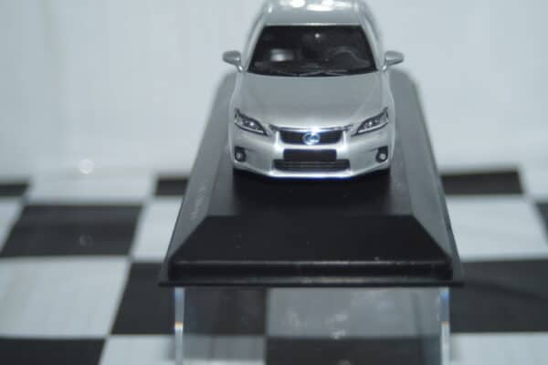 Minichamps lexus ct200h 2011 in silver 1:43 ref 410 166001