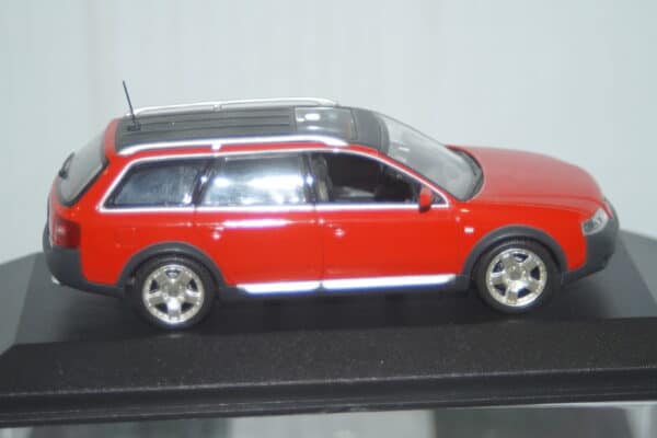 Minichamps audi allroad quattro 2001 in red with black roof 1:43 ref 430 010015