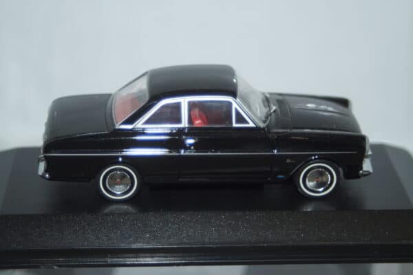 Minichamps ford taunus 12m coupe 1962 in black 1:43 ref 400 086121