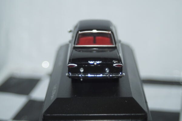 Minichamps ford taunus 12m coupe 1962 in black 1:43 ref 400 086121