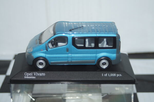 Minichamps opel vivaro break in blue 1:43 430 040511