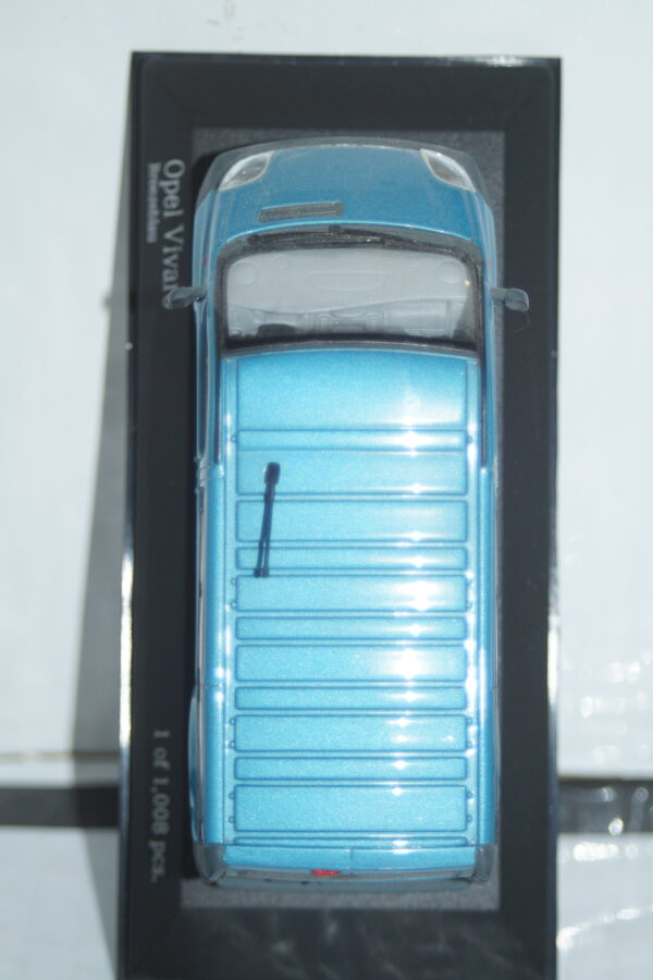 Minichamps opel vivaro break in blue 1:43 430 040511