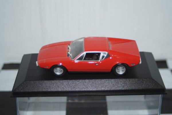 Minichamps detomaso pantera 1972 in red ref 400 127500 1:43