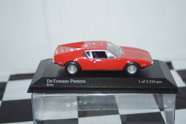 Minichamps detomaso pantera 1972 in red ref 400 127500 1:43