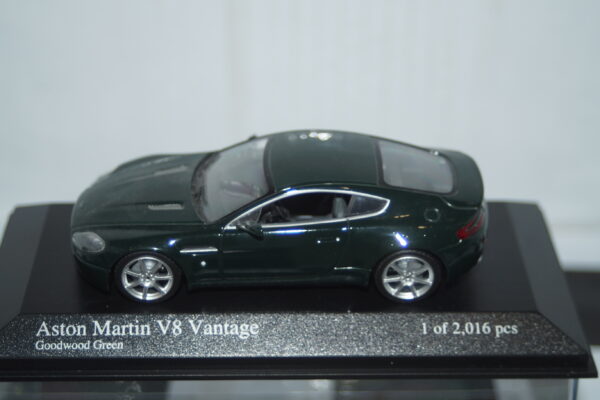 Minichamps aston martin v8 vantage 2005 in green 1:43 400 137424