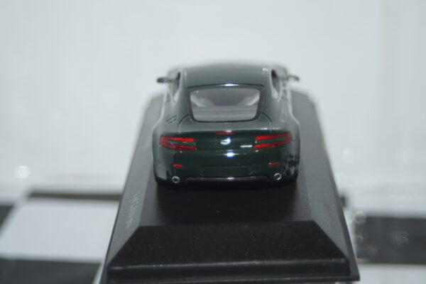 Minichamps aston martin v8 vantage 2005 in green 1:43 400 137424
