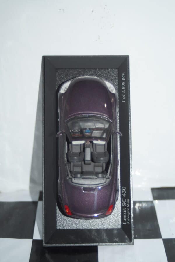 Minichamps lexus sc 430 2001 purple metallic, 400 166132 1:43
