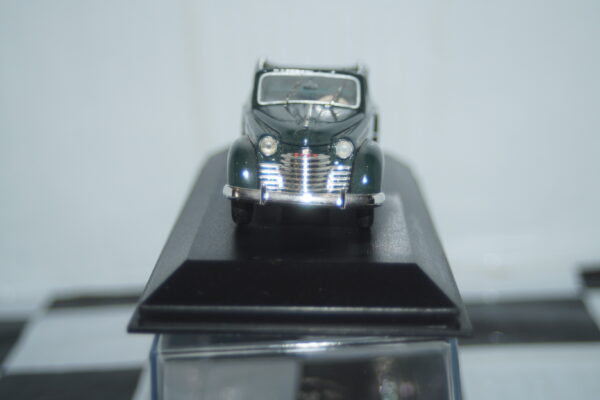 Minichamps opel vivaro break in blue 1:43 430 040511