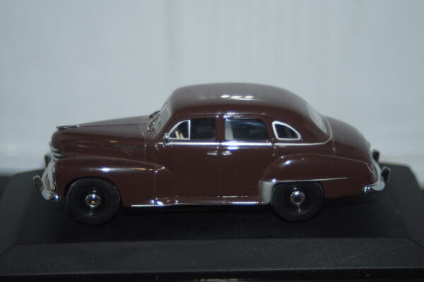 Minichamps opel kapitan 1951 in brown 1:43 430 043307