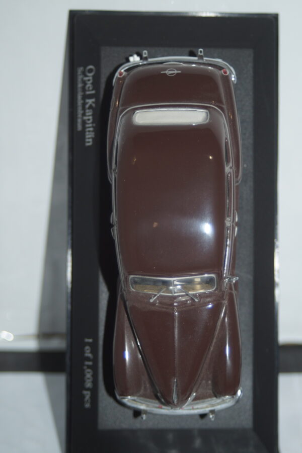 Minichamps opel kapitan 1951 in brown 1:43 430 043307