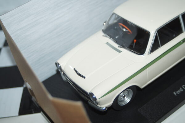 Model car group ford cortina (lotus) mk1 in white ref mcg18434 in 1:18th