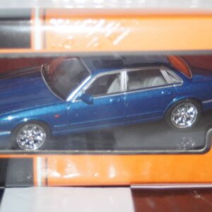 Ixo jaguar xj8 (x308) in blue diecast 1:43 clc588n.22