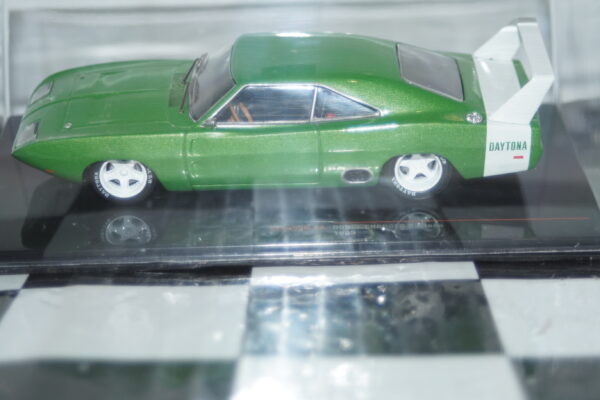 Ixo dodge charger daytona 1969 in green 1:43 ref clc585n.22