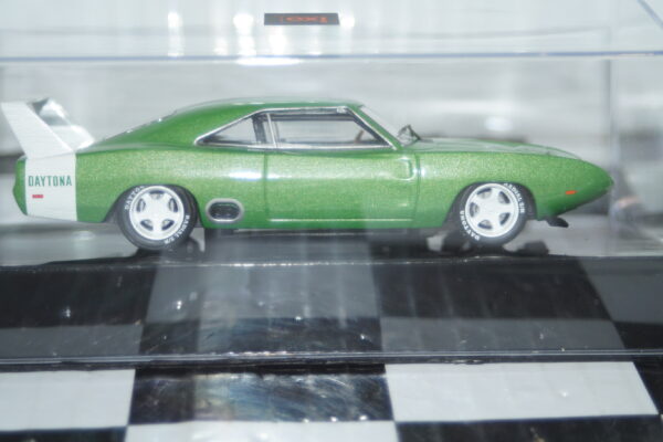 Ixo dodge charger daytona 1969 in green 1:43 ref clc585n.22