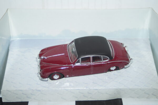 Corgi jaguar e type classic models with ref 96082 1/43rd