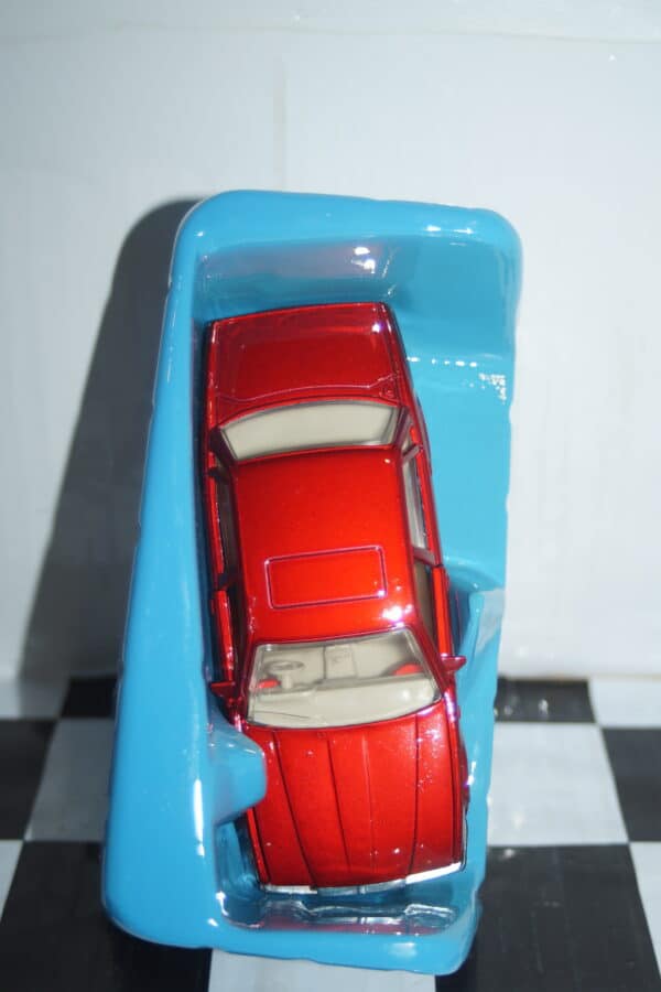 Matchbox superkings jaguar xj6 in metallic red ref k-146 in 1:36