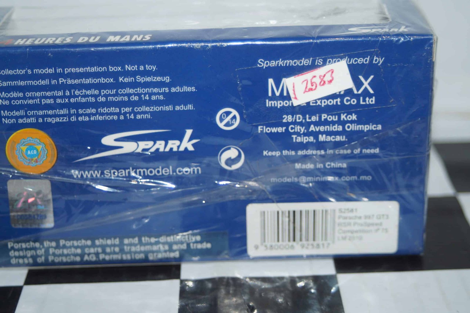 Spark porsche 997 gt3 rsr lm 2010 winner 1:43 ref s2583 wrong sleeve