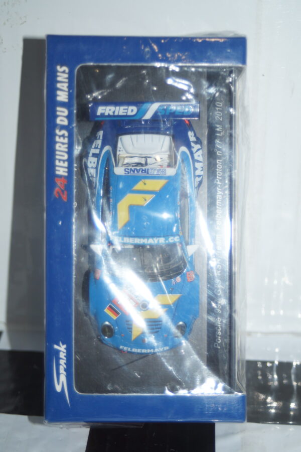 Spark porsche 997 gt3 rsr lm 2010 winner 1:43 ref s2583 wrong sleeve