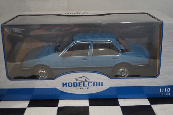 Model car group vauxhall cavalier gl 1981 rhd in blue mcg18648 1:18th