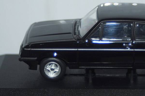 Vanguards ford escort mk2 rs2000 black 1/43 ref va14906