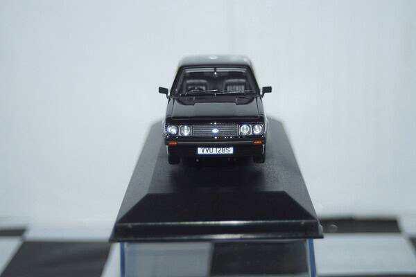Vanguards ford escort mk2 rs2000 black 1/43 ref va14906