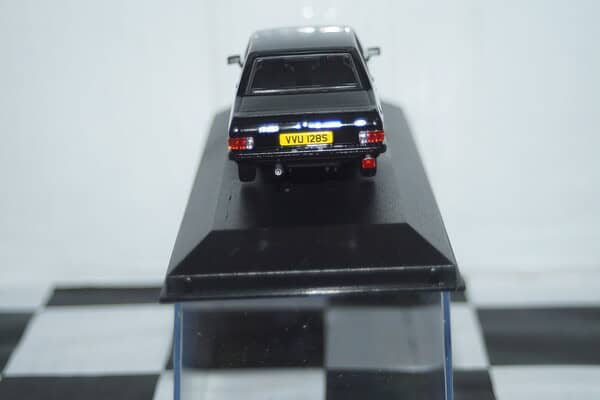 Vanguards ford escort mk2 rs2000 black 1/43 ref va14906