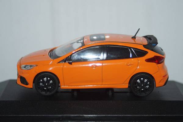 Vanguards ford focus mk3 rs orange 1/43 ref  va15306