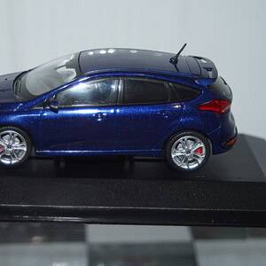 Vanguards ford focus mk3 st blue 1/43 ref va15307