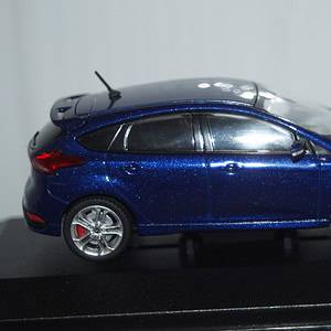 Vanguards ford focus mk3 st blue 1/43 ref va15307